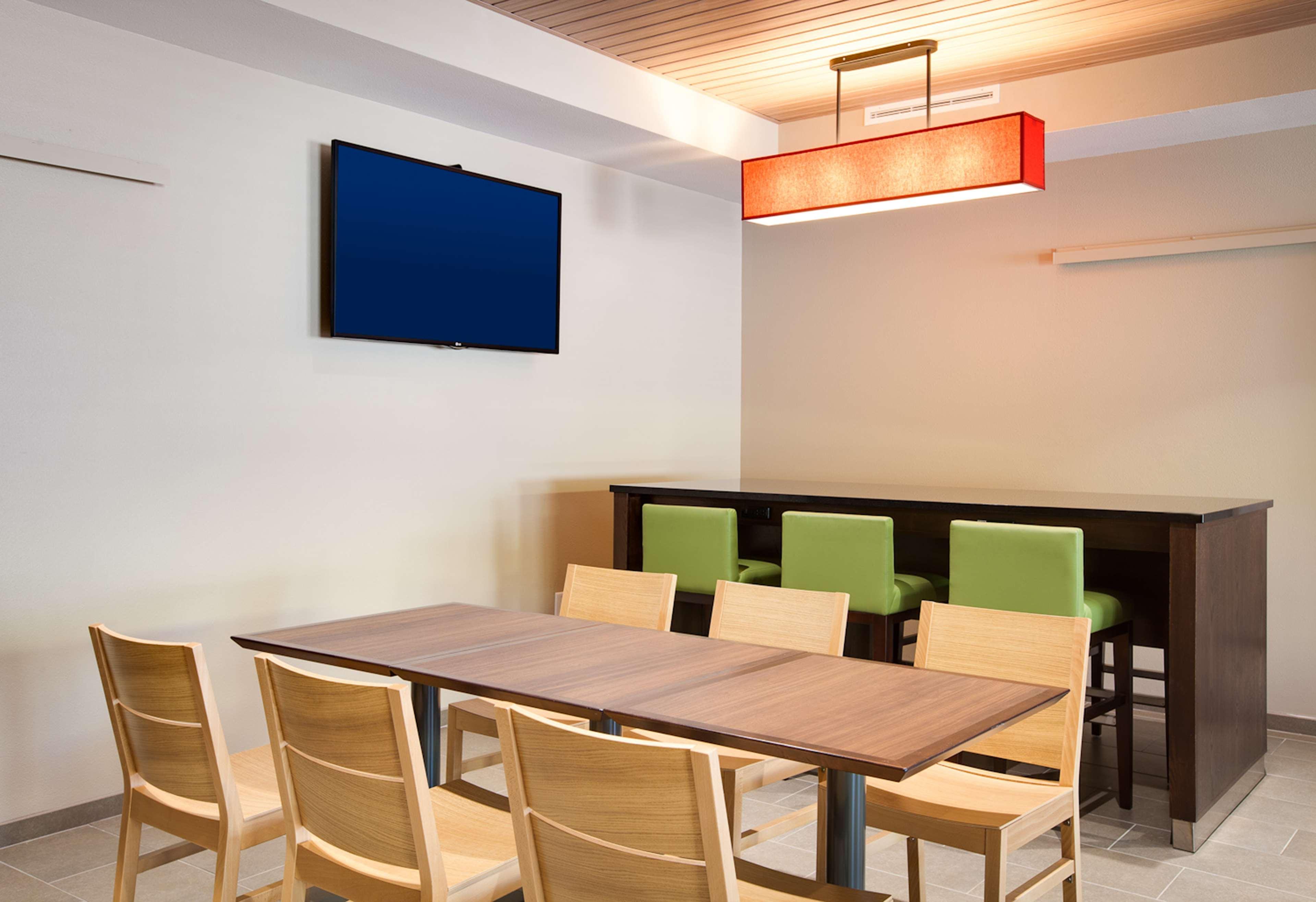 Country Inn & Suites By Radisson, Springfield Southeast Екстериор снимка